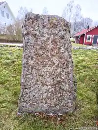 Fotografi av Runristning Ög244, L2010:6762 taget av Jonatan Wilhelmsson