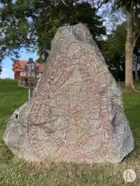 Fotografi av Runsten Brobystenarna, U991, L1943:4624 taget av Niklas Vackerdag