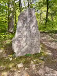 Fotografi av Runsten DR277, L1989:8055 taget av Henrik Dahlin