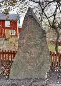 Fotografi av Runsten Hanstastenarna, U72, L2012:435 taget av Ola Nordgren