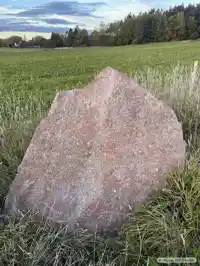 Fotografi av Runsten Kungsstenen, U1056, L1944:6307 taget av Olle Paulsson