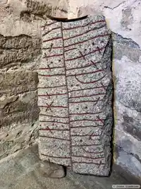 Runsten Slakastenen, Ög117, L2010:2957