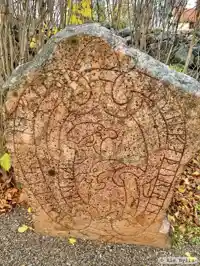 Fotografi av Runsten Sö325, L1984:2297 taget av Kim Dylla