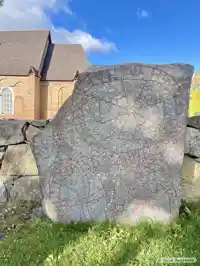 Fotografi av Runsten U1036, L1942:8626 taget av Olle Paulsson