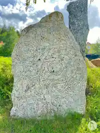 Fotografi av Runsten U1167, L1941:1080 taget av Niklas Vackerdag