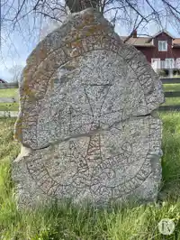 Fotografi av Runsten U479, L1944:3406 taget av Niklas Vackerdag