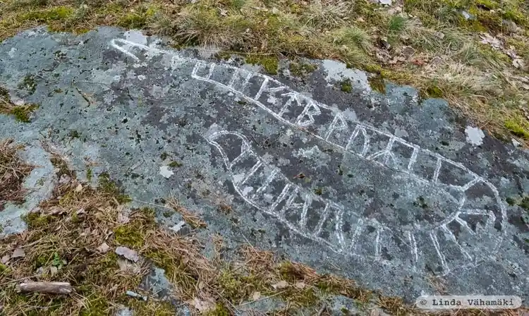 Fotografi av Runhäll, L2003:2380 taget av Linda Vähamäki