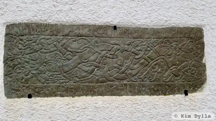 Fotografi av Runristning i gravkontext Sö116, L1983:1505 taget av Kim Dylla