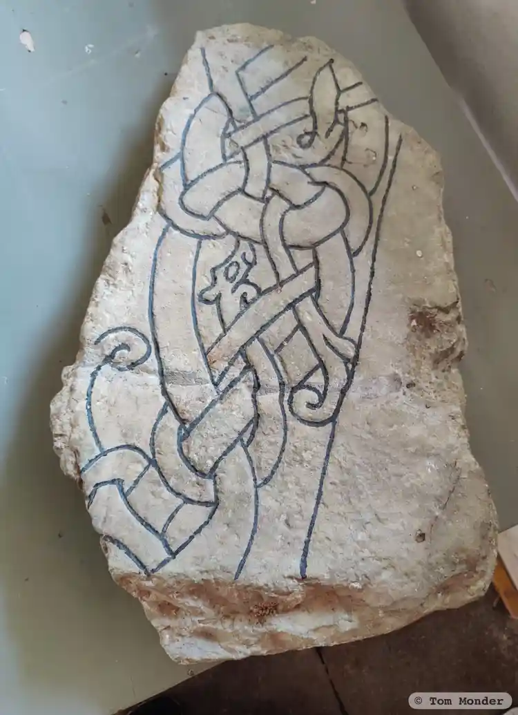 Fotografi av Runristning Sö99, L1984:2866 taget av Tom Monder