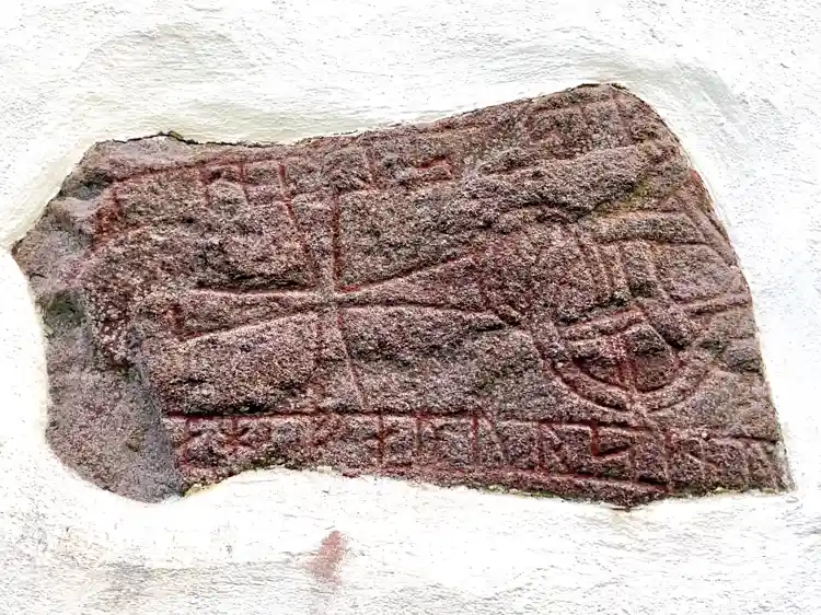 Fotografi av Runristning U23, L2016:818 taget av Niklas Vackerdag