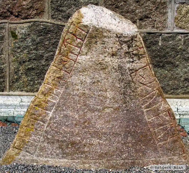 Fotografi av Runsten DR287, L1988:684 taget av Melgert Rink