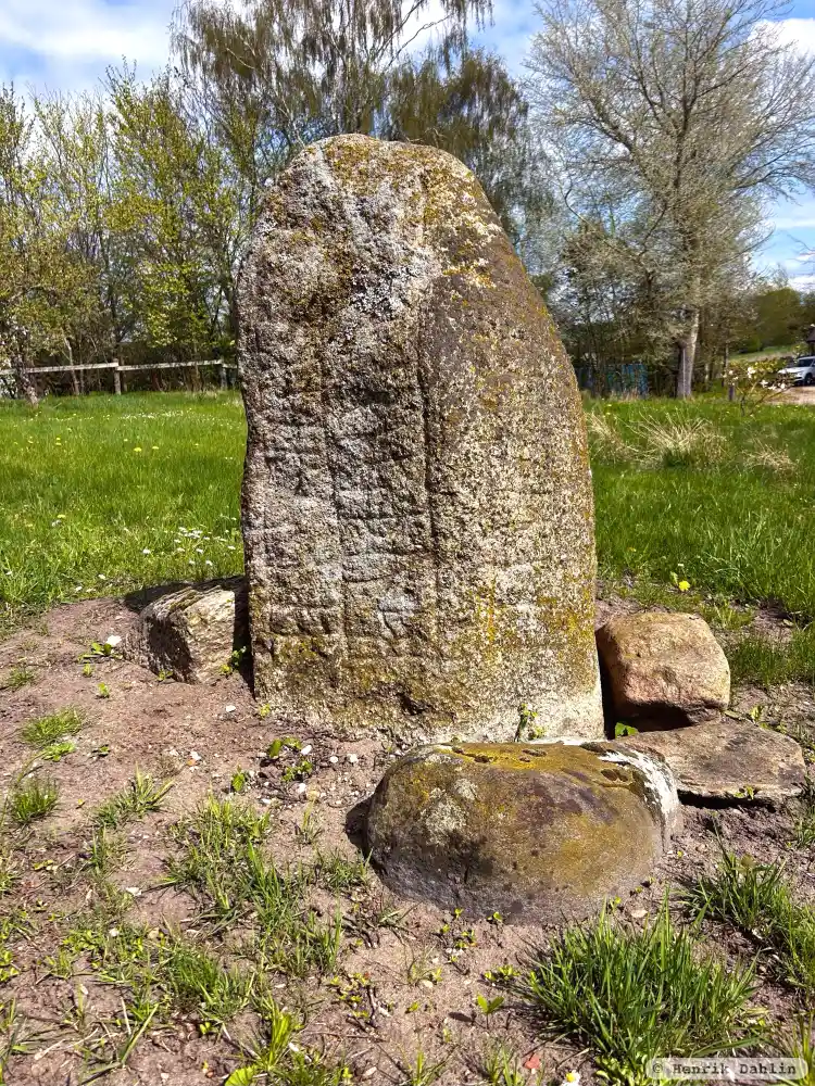 Fotografi av Runsten DR321, L1989:7846 taget av Henrik Dahlin