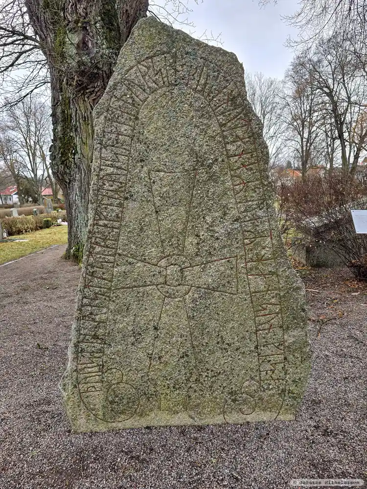 Fotografi av Runsten Ög105, L2011:2294 taget av Jonatan Wilhelmsson