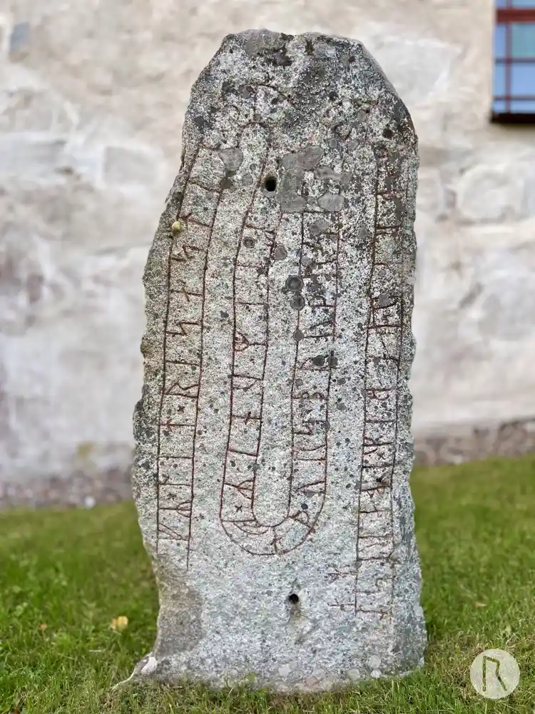 Fotografi av Runsten Orkestastenen eller Yttergärdestenen, U344, L2015:443 taget av Niklas Vackerdag