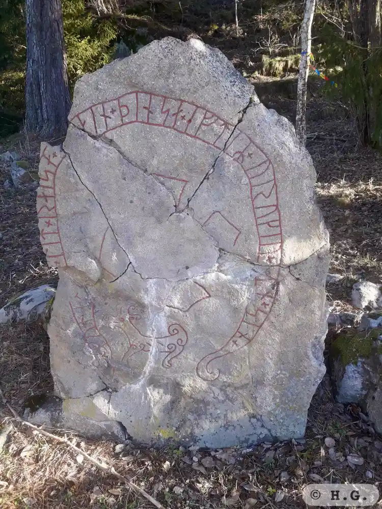 Fotografi av Runsten Oxelbystenen, Sö304, L2015:2475 taget av H.G.