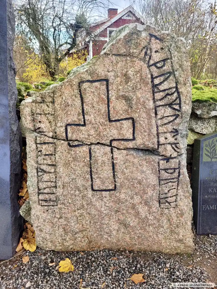 Fotografi av Runsten Sm73, L1972:1757 taget av Jakob Wilhelmsson