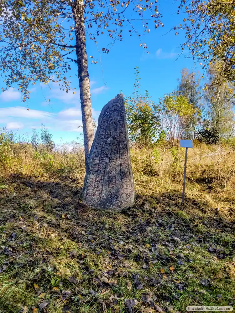 Fotografi av Runsten Sm93, L1974:2558 taget av Jakob Wilhelmsson