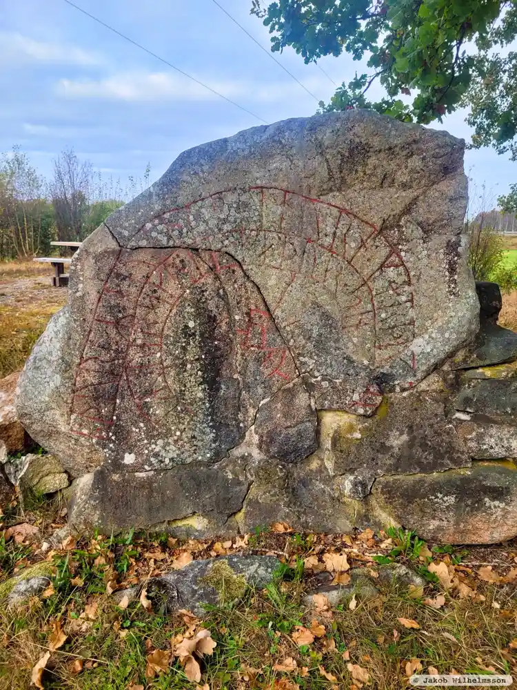 Fotografi av Runsten Sm99, L1973:7438 taget av Jakob Wilhelmsson