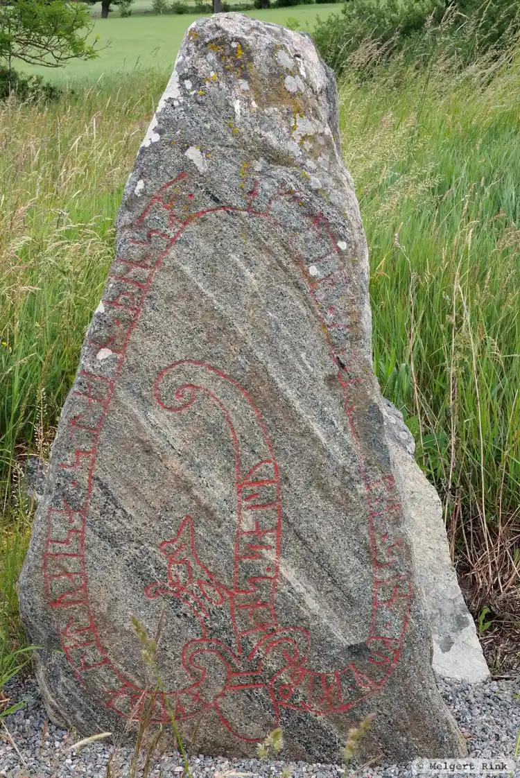 Fotografi av Runsten Sö102, L1985:8150 taget av Melgert Rink