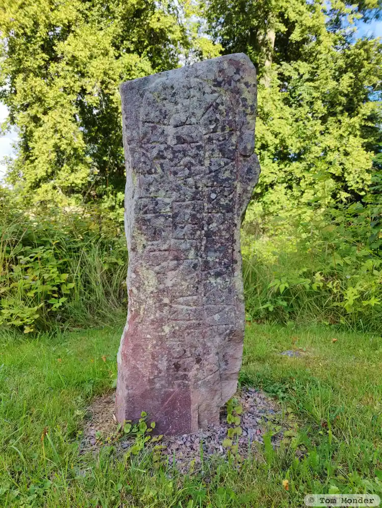 Fotografi av Runsten Sö161, L1982:2515 taget av Tom Monder