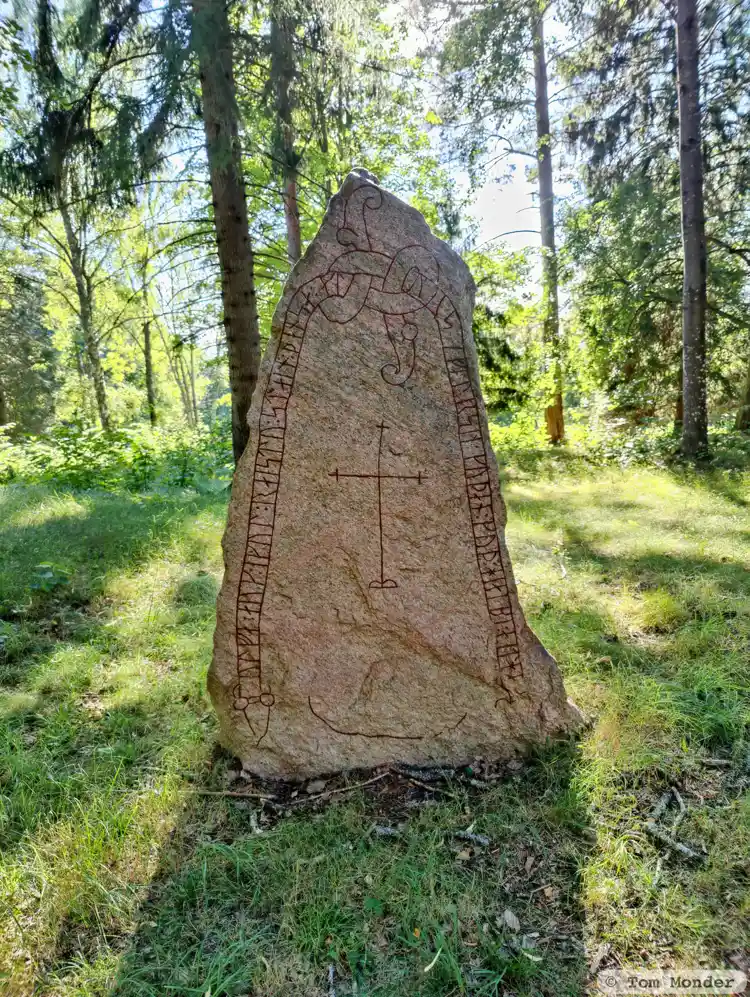 Fotografi av Runsten Sö350, L2014:5924 taget av Tom Monder