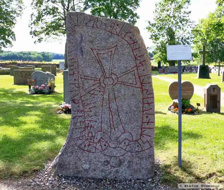Fotografi av Runsten Sö363, L1983:4476 taget av Stefan Svenaeus