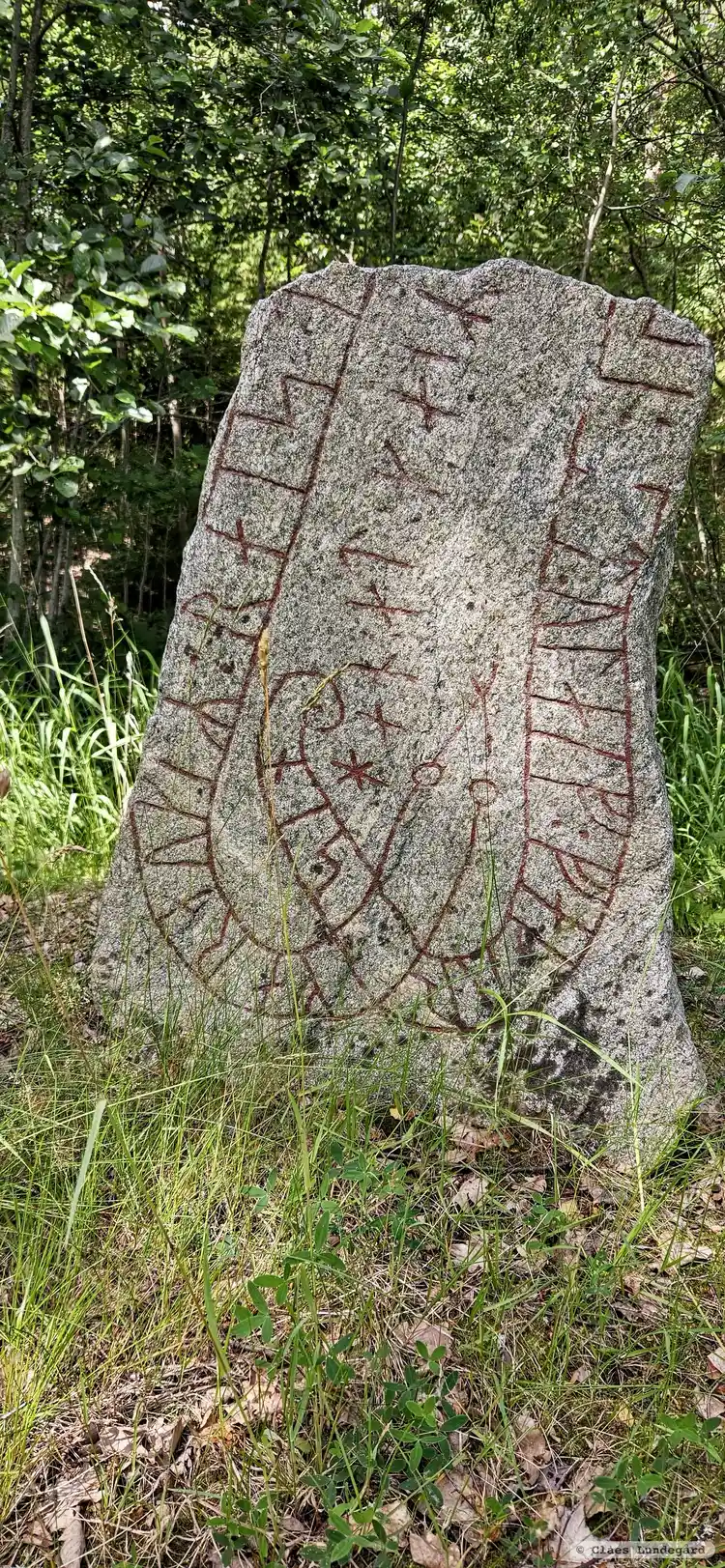 Fotografi av Runsten Sö52, L1985:2279 taget av Claes Lundegård