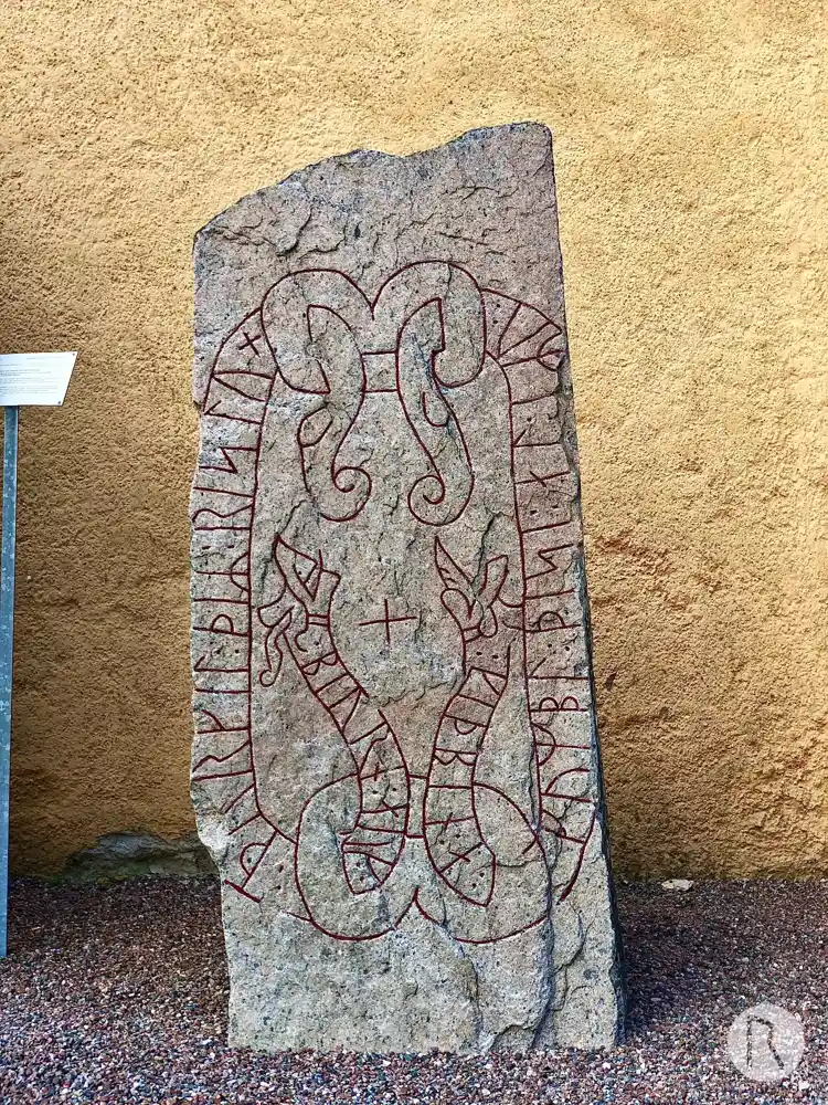 Fotografi av Runsten U1066, L1941:8914 taget av Niklas Vackerdag