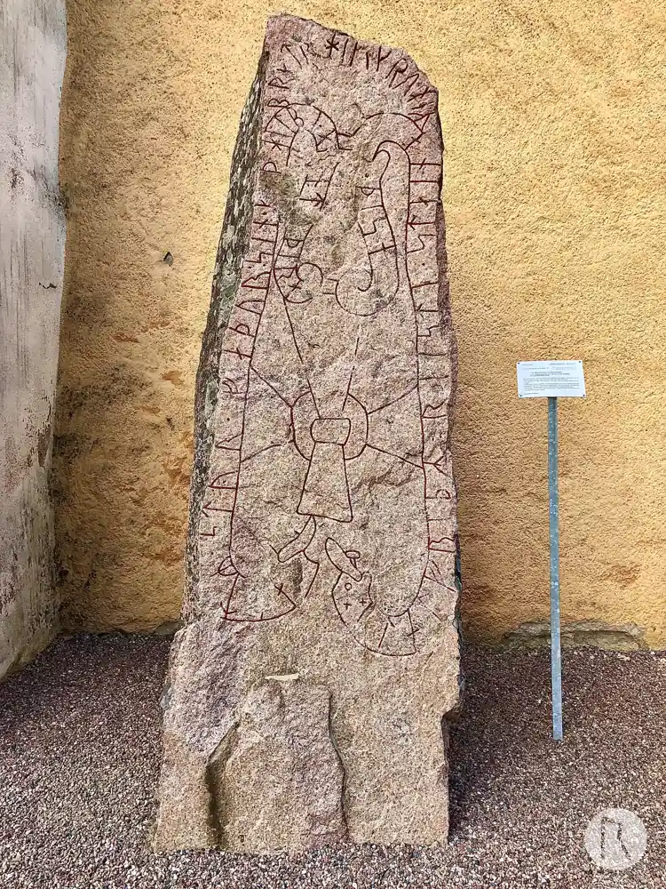 Fotografi av Runsten U1067, L1941:8973 taget av Niklas Vackerdag