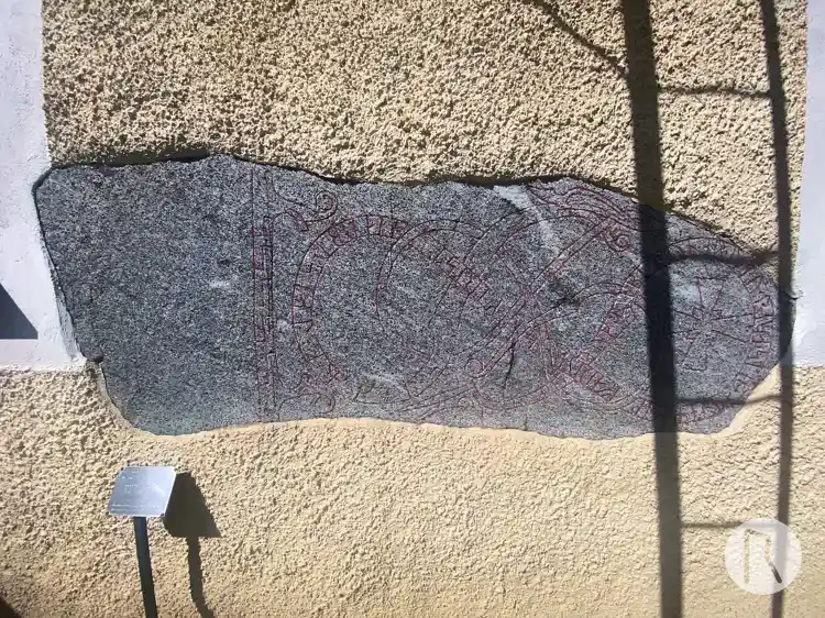 Fotografi av Runsten U1122, L1942:7984 taget av Niklas Vackerdag