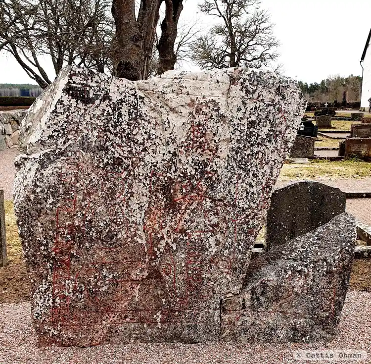 Fotografi av Runsten U1144, L1942:5761 taget av Cattis Öhman