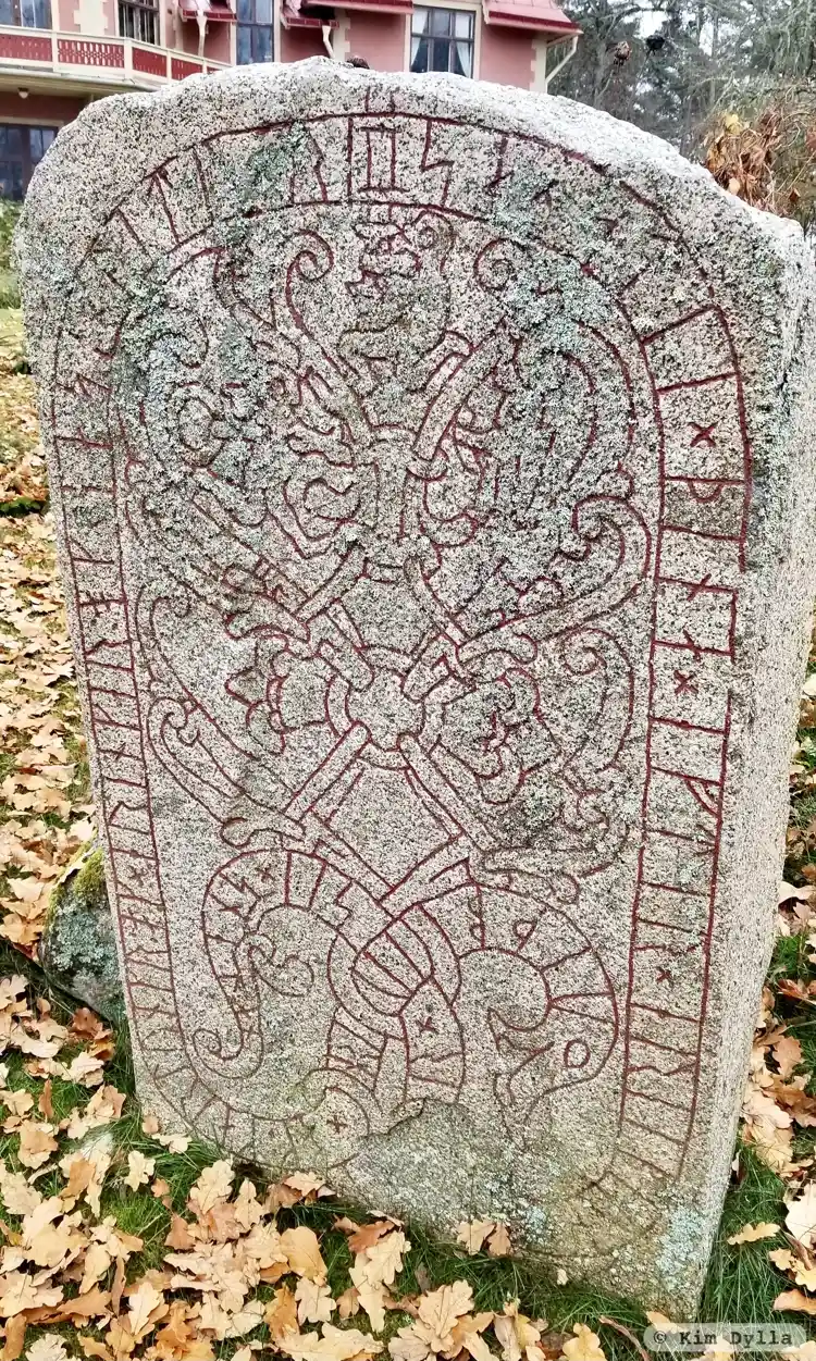 Fotografi av Runsten U1163, L1944:4148 taget av Kim Dylla