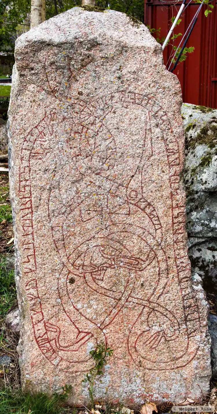 Fotografi av Runsten U1165, L1943:8449 taget av Melgert Rink