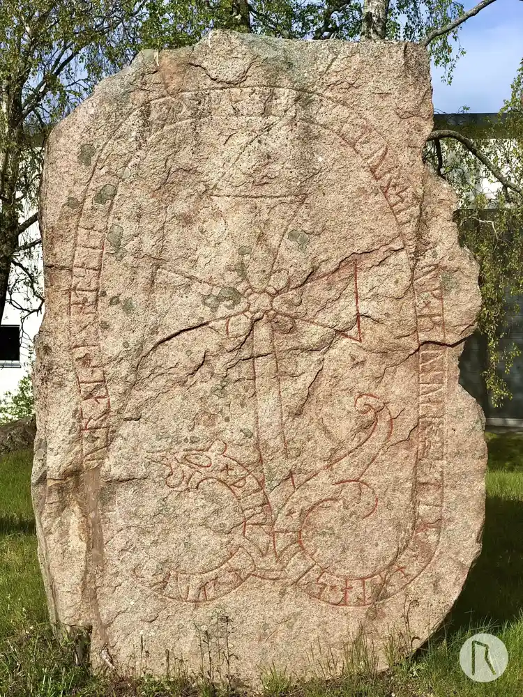 Fotografi av Runsten U131, L2017:527 taget av Niklas Vackerdag