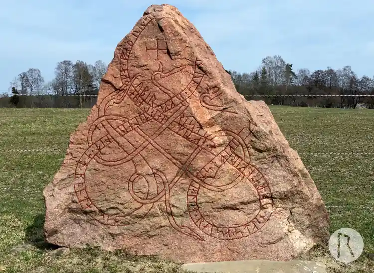 Fotografi av Runsten U142, L2014:425 taget av Niklas Vackerdag