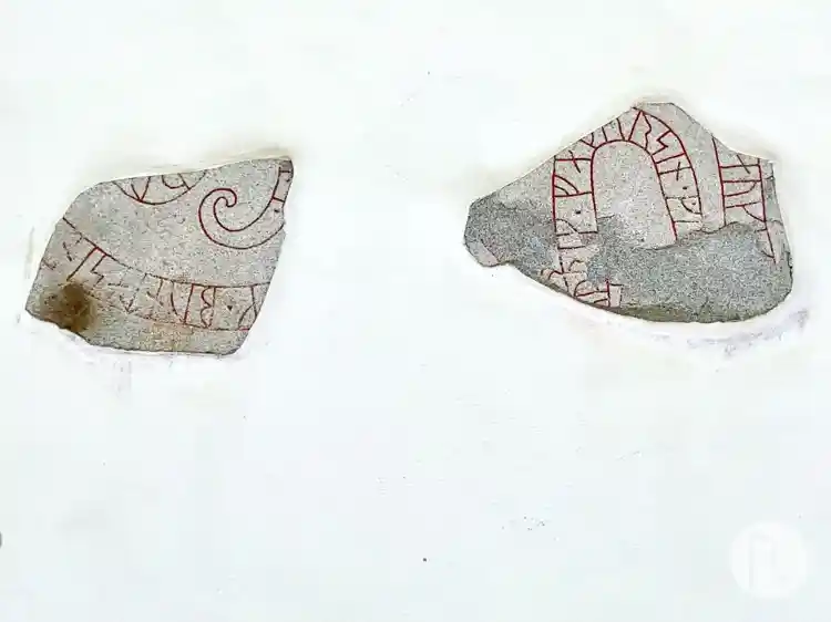 Fotografi av Runsten U20, L2017:8429 taget av Niklas Vackerdag