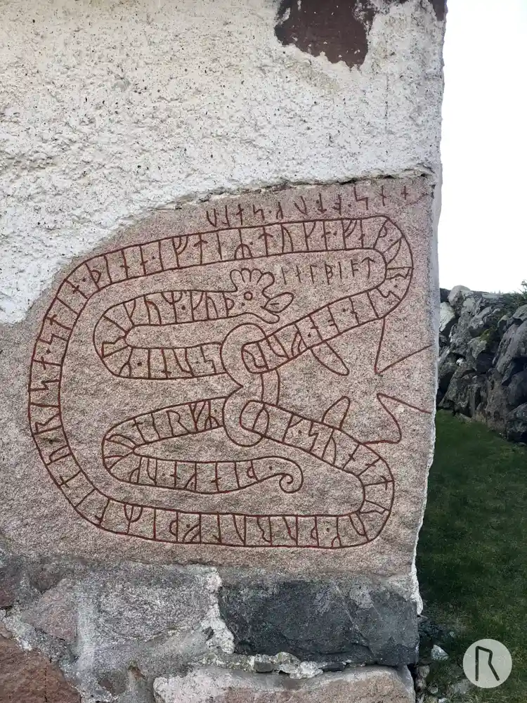 Fotografi av Runsten U201, L2017:1726 taget av Niklas Vackerdag