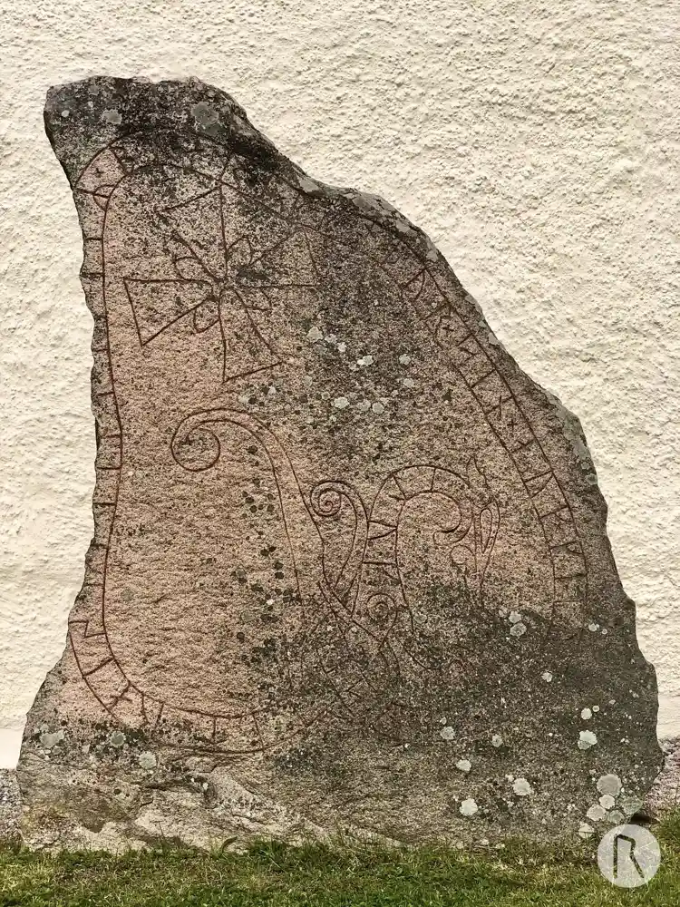 Fotografi av Runsten U255, L2017:6922 taget av Niklas Vackerdag