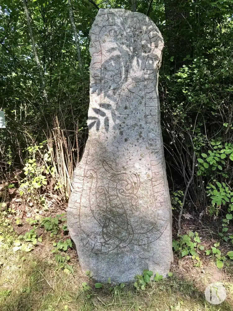 Fotografi av Runsten U273, L2017:4486 taget av Niklas Vackerdag