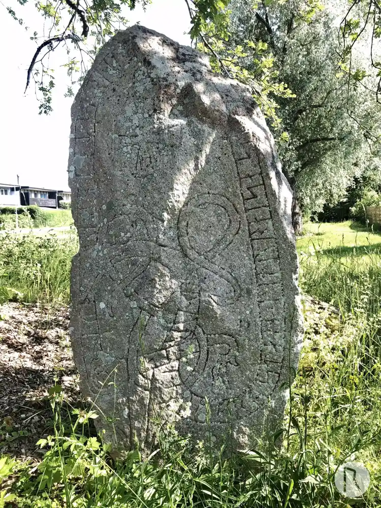 Fotografi av Runsten U275, L2017:3916 taget av Niklas Vackerdag