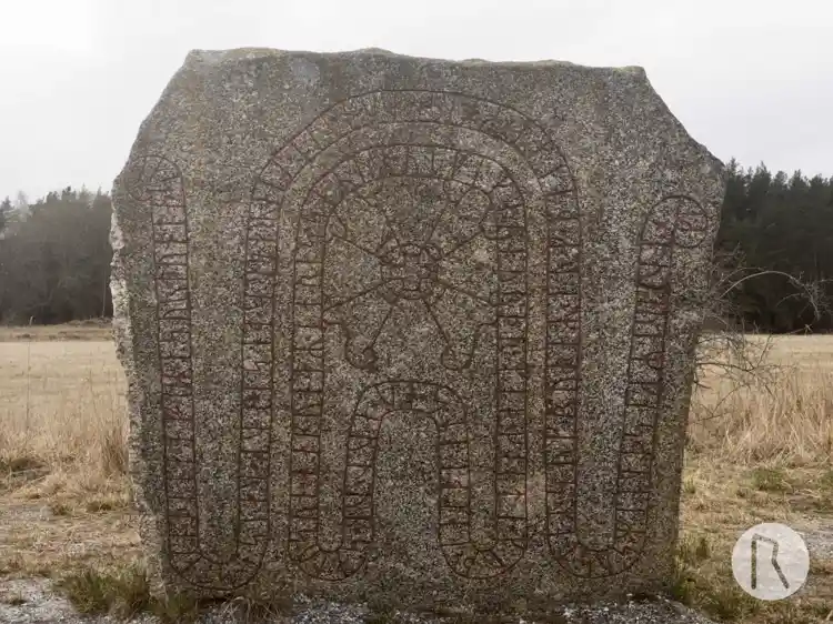 Fotografi av Runsten U617, L2017:3124 taget av Niklas Vackerdag