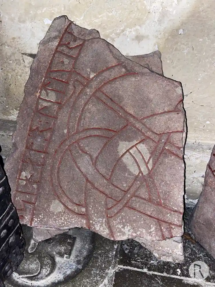 Fotografi av Runsten U67, L2012:330 taget av Niklas Vackerdag