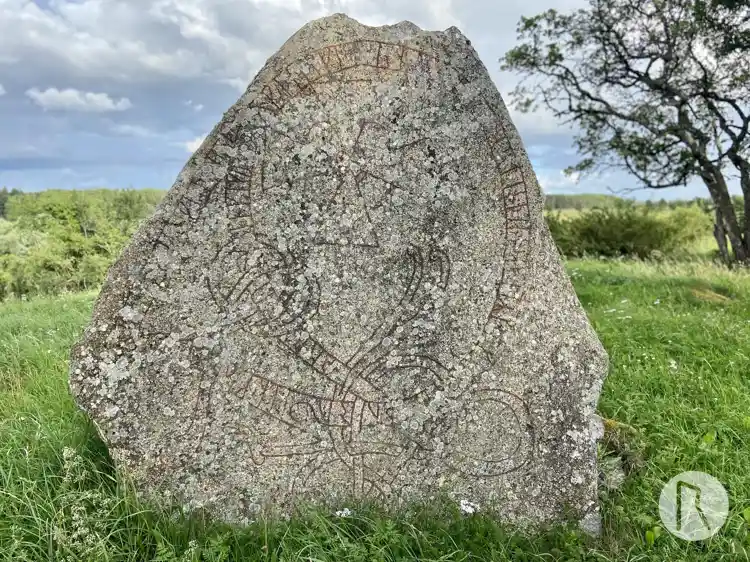 Fotografi av Runsten U875, L1943:1527 taget av Niklas Vackerdag