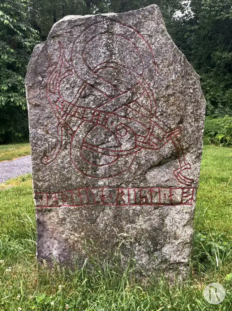 Fotografi av Runsten Vilundastenarna, UFv1972;172, L2017:4643 taget av Niklas Vackerdag